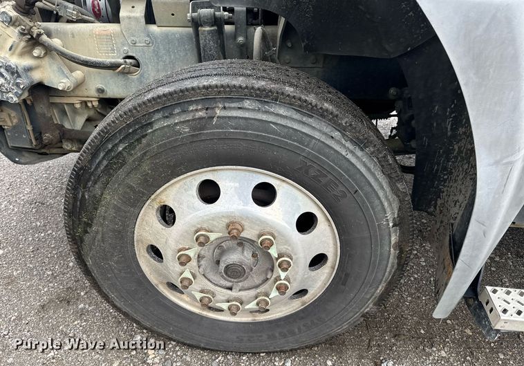 image for item DW1961 2018 Mack CXU613 semi truck