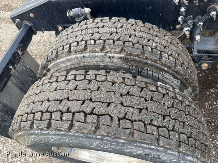 image for item DW1961 2018 Mack CXU613 semi truck