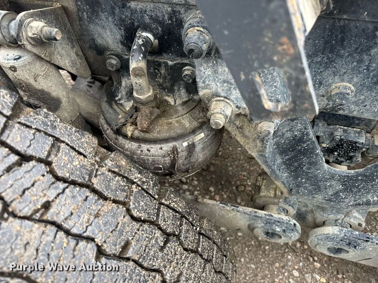 image for item DW1962 2016 Kenworth T880 semi truck