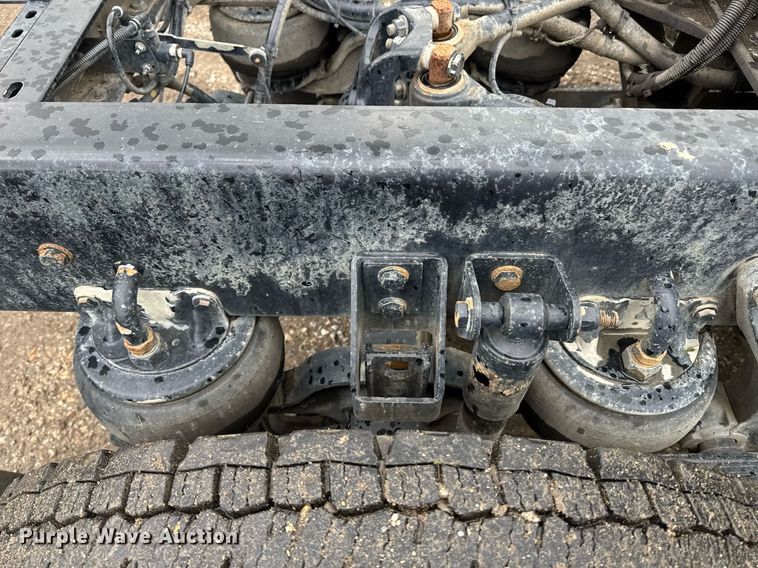 image for item DW1962 2016 Kenworth T880 semi truck