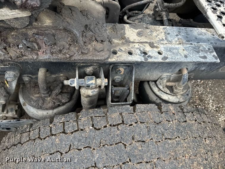 image for item DW1962 2016 Kenworth T880 semi truck