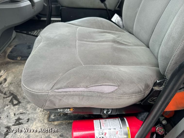 image for item DW1962 2016 Kenworth T880 semi truck