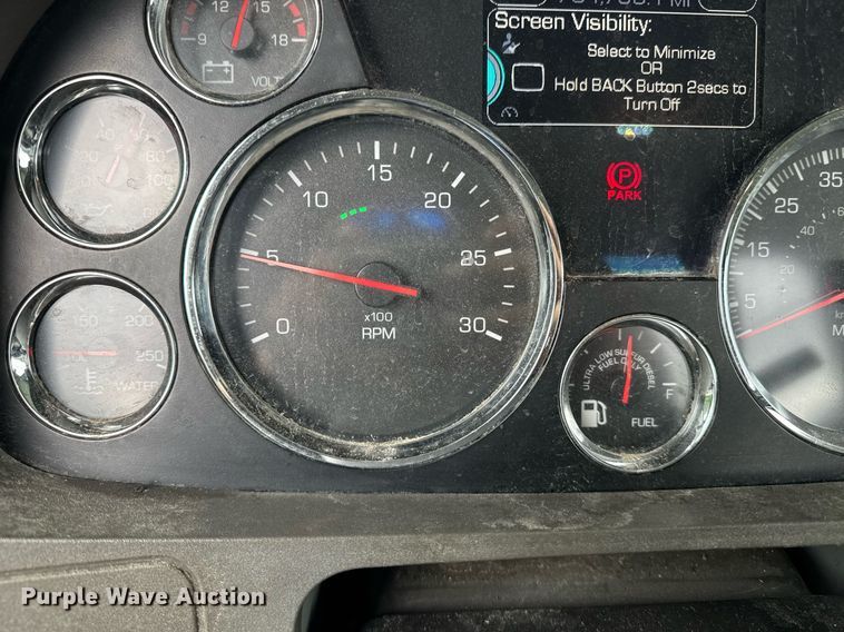 image for item DW1962 2016 Kenworth T880 semi truck