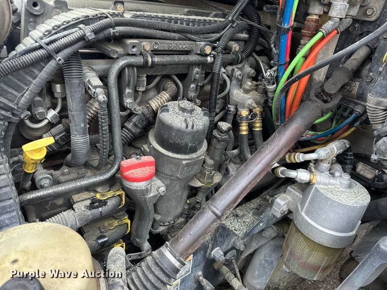 image for item DW1962 2016 Kenworth T880 semi truck