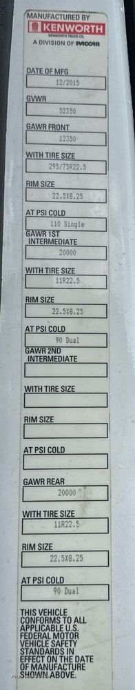 image for item DW1962 2016 Kenworth T880 semi truck