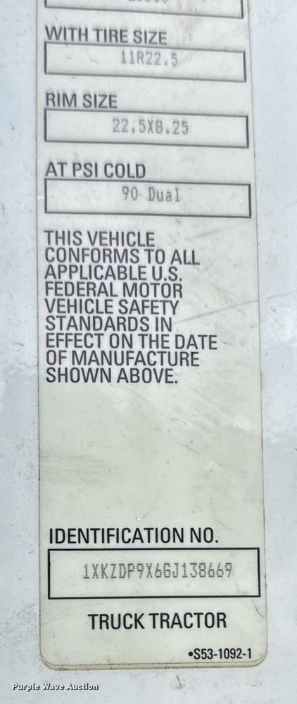 image for item DW1962 2016 Kenworth T880 semi truck