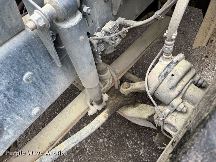 image for item DW1963 2017 Mack CXU613 semi truck