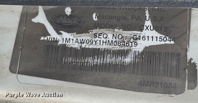 image for item DW1963 2017 Mack CXU613 semi truck