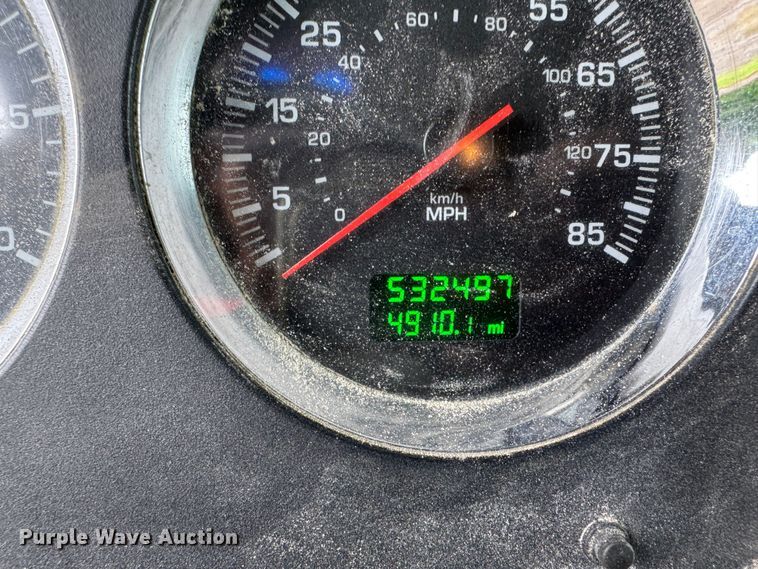 image for item DW1964 2013 Kenworth T800 semi truck