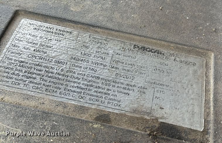 image for item DW1964 2013 Kenworth T800 semi truck