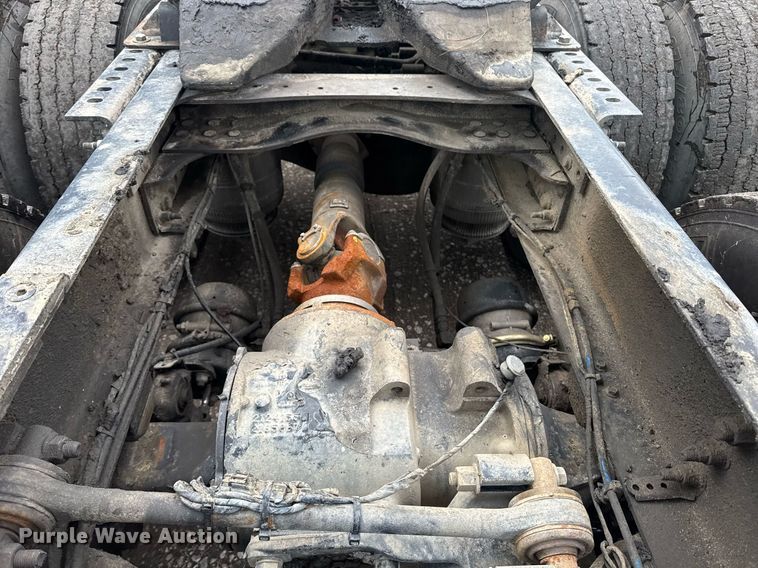 image for item DW1965 2017 Mack CXU semi truck