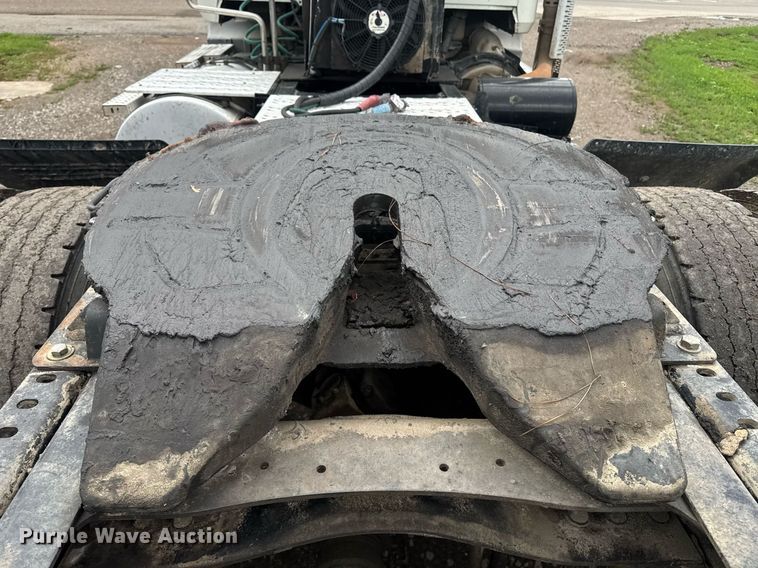 image for item DW1965 2017 Mack CXU semi truck