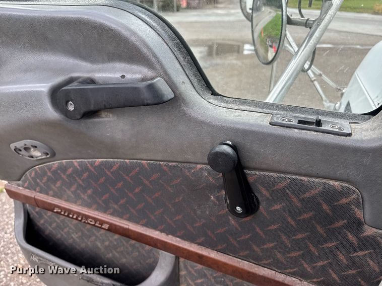 image for item DW1965 2017 Mack CXU semi truck