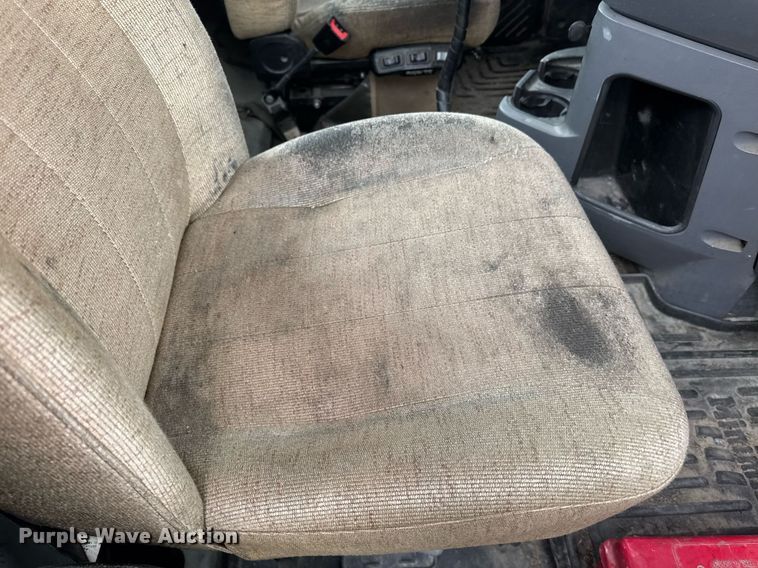 image for item DW1965 2017 Mack CXU semi truck