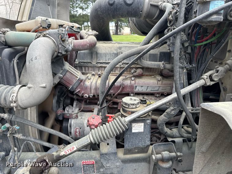 image for item DW1965 2017 Mack CXU semi truck