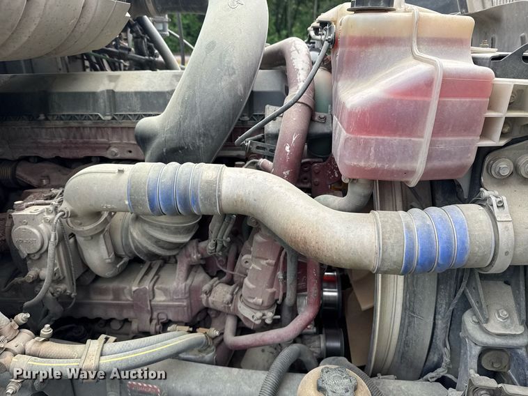 image for item DW1965 2017 Mack CXU semi truck