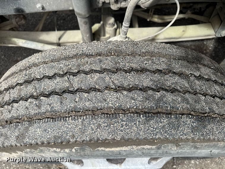 image for item DW1965 2017 Mack CXU semi truck