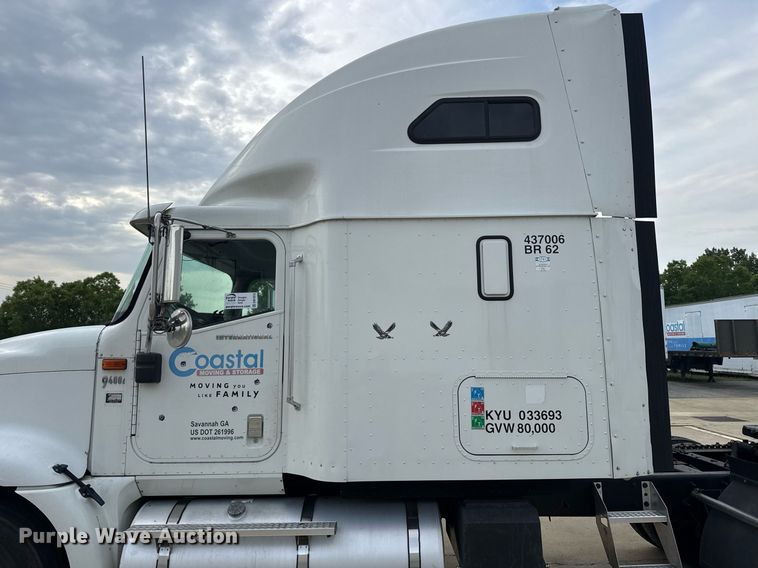 image for item DW1973 2007 International 9400I semi truck