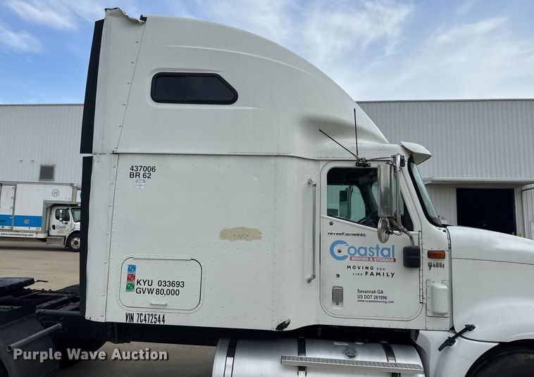 image for item DW1973 2007 International 9400I semi truck