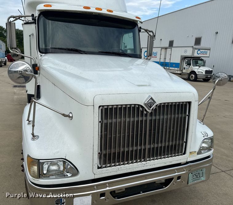 image for item DW1973 2007 International 9400I semi truck
