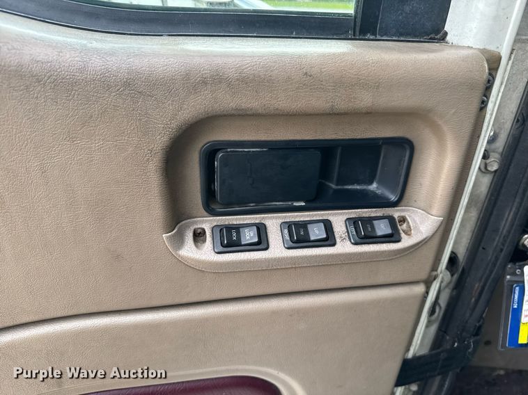 image for item DW1973 2007 International 9400I semi truck