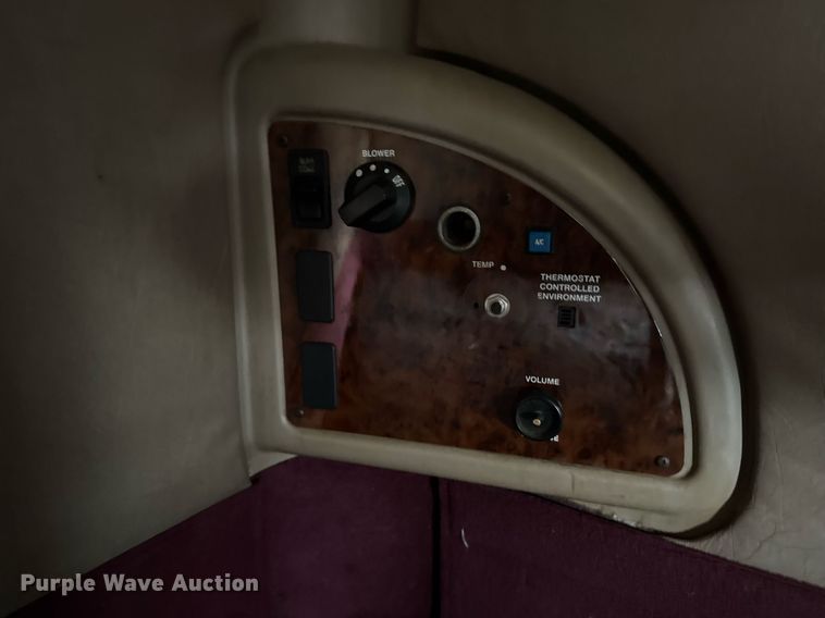 image for item DW1973 2007 International 9400I semi truck