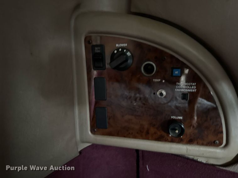 image for item DW1973 2007 International 9400I semi truck