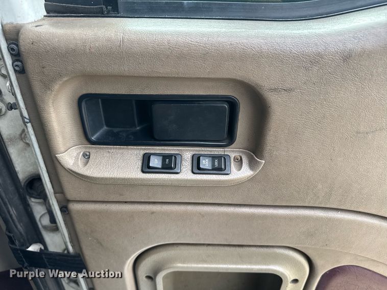 image for item DW1973 2007 International 9400I semi truck