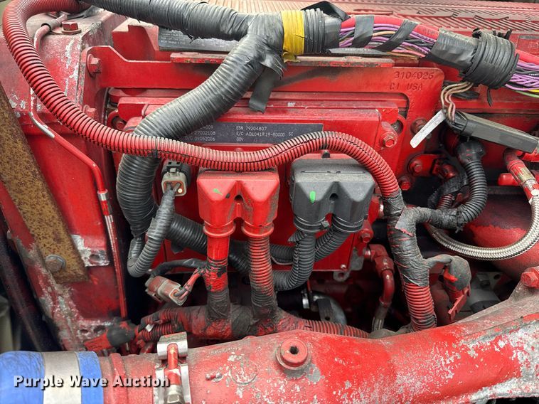 image for item DW1973 2007 International 9400I semi truck