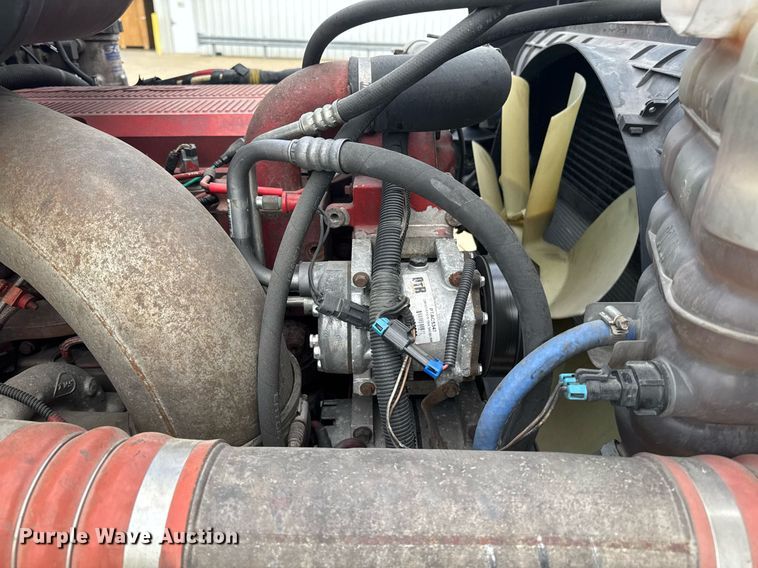 image for item DW1973 2007 International 9400I semi truck