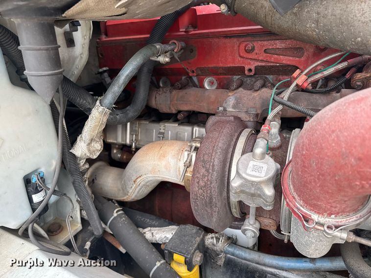 image for item DW1973 2007 International 9400I semi truck