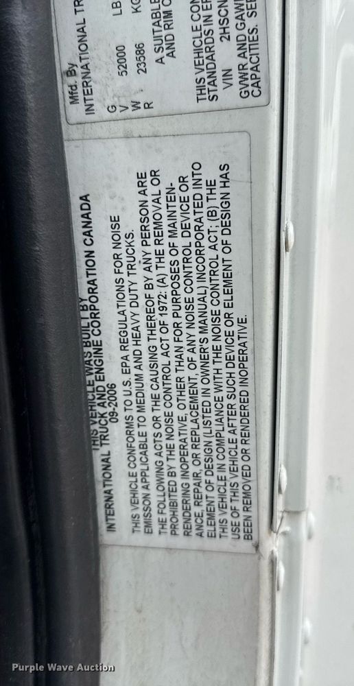 image for item DW1973 2007 International 9400I semi truck