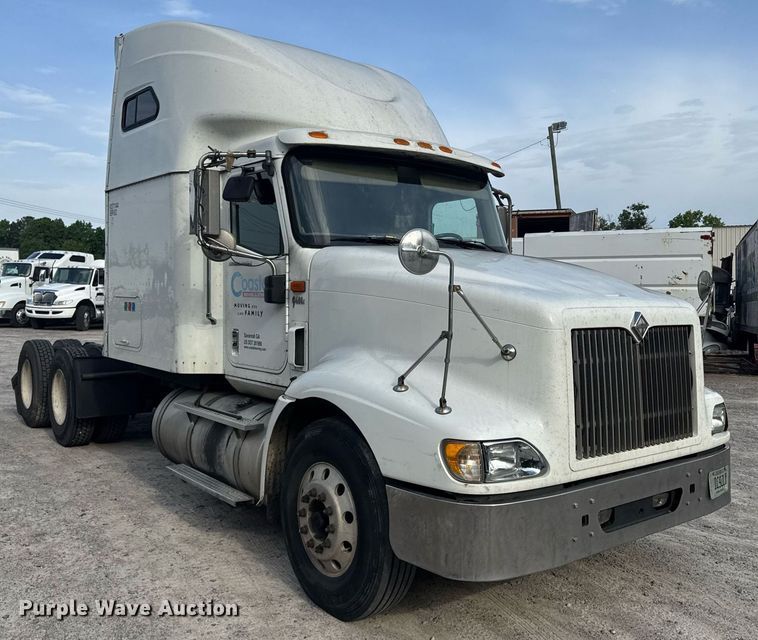 image for item DW1974 2007 International 9400I semi truck