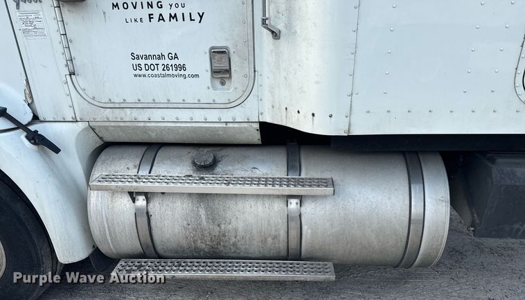 image for item DW1974 2007 International 9400I semi truck