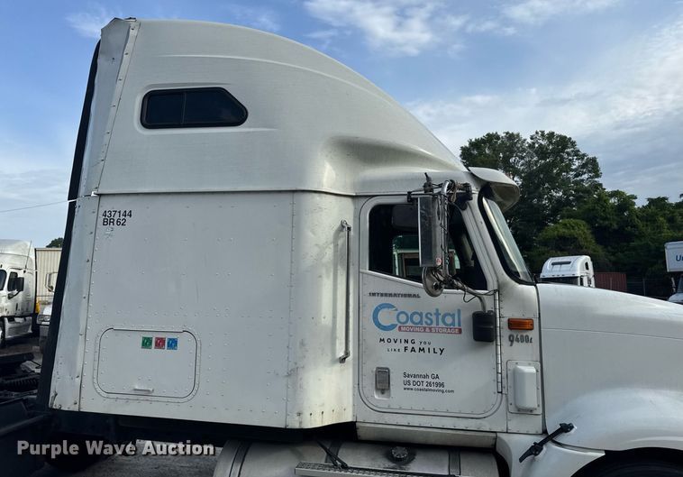 image for item DW1974 2007 International 9400I semi truck