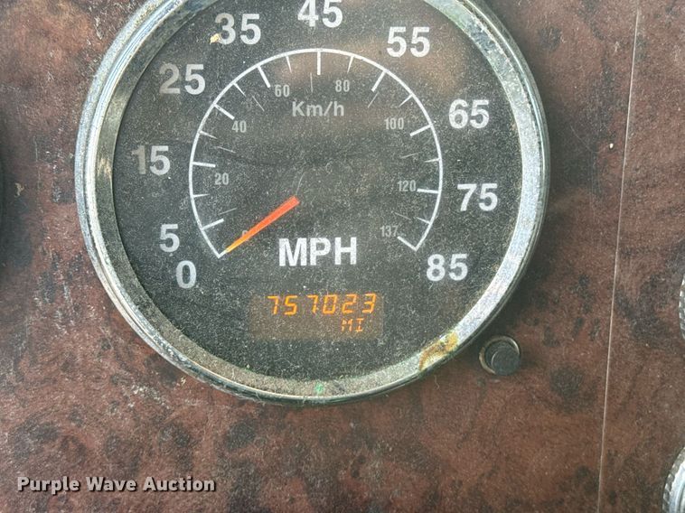 image for item DW1974 2007 International 9400I semi truck