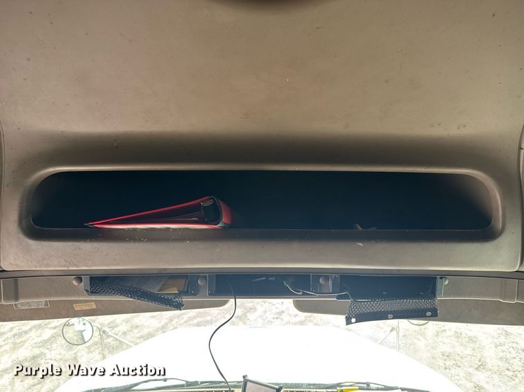 image for item DW1974 2007 International 9400I semi truck