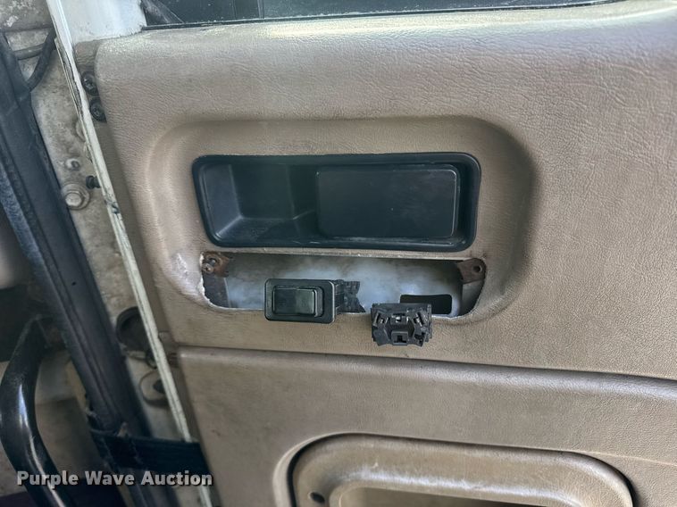 image for item DW1974 2007 International 9400I semi truck