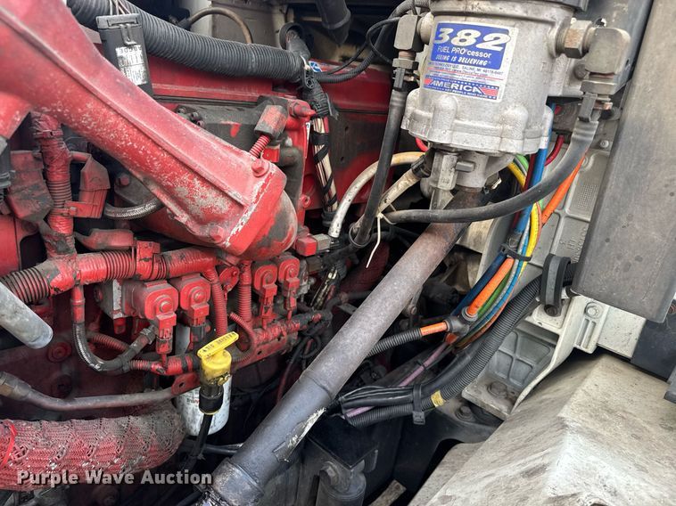 image for item DW1974 2007 International 9400I semi truck