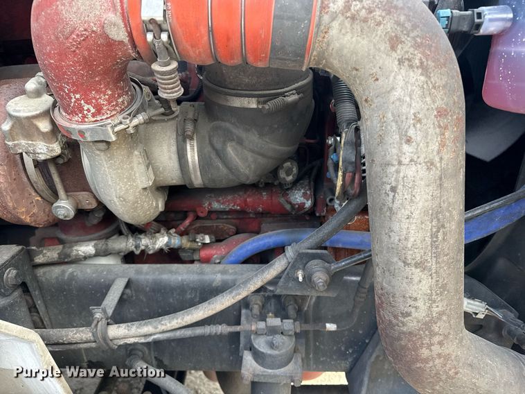 image for item DW1974 2007 International 9400I semi truck