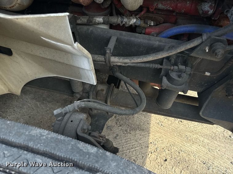 image for item DW1974 2007 International 9400I semi truck