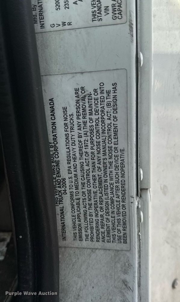 image for item DW1974 2007 International 9400I semi truck