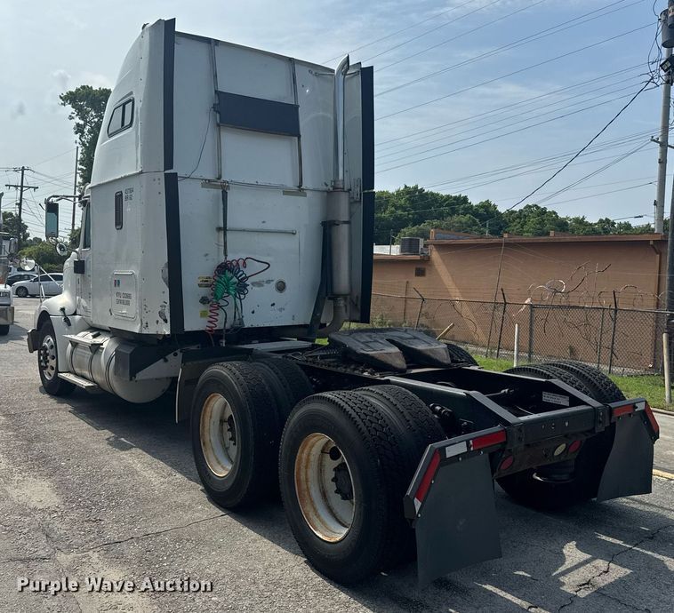 image for item DW1987 2007 International 9400I semi truck