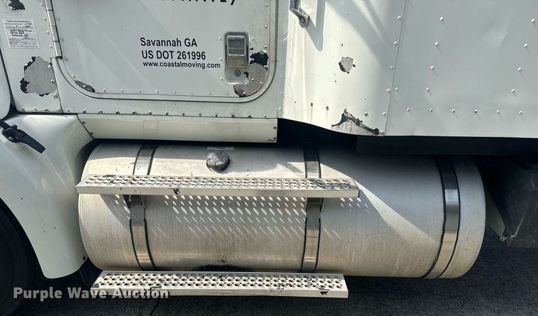 image for item DW1987 2007 International 9400I semi truck