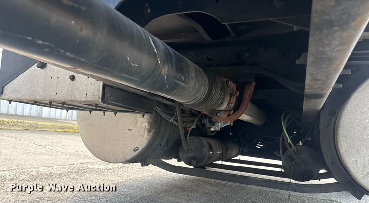 image for item DW1987 2007 International 9400I semi truck