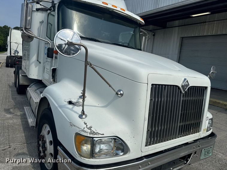image for item DW1987 2007 International 9400I semi truck