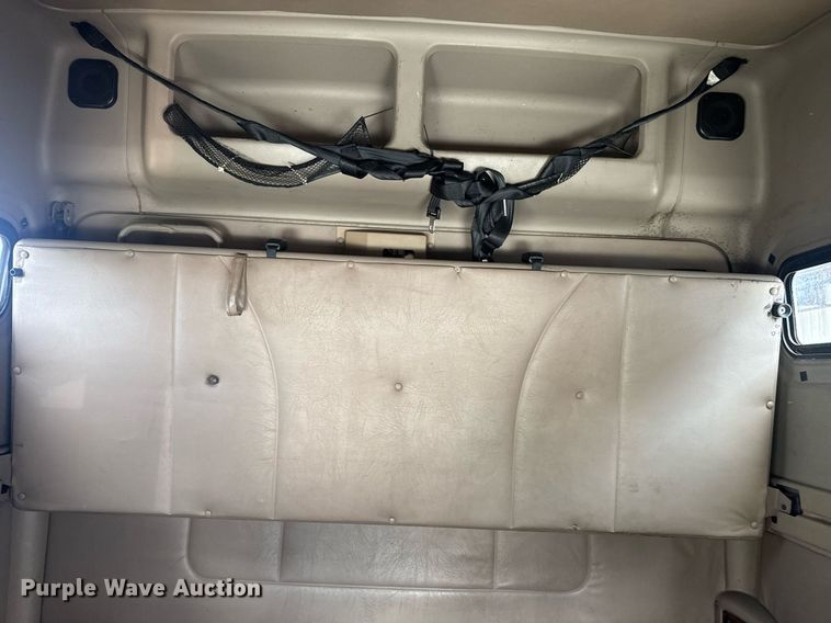 image for item DW1987 2007 International 9400I semi truck