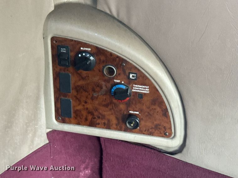 image for item DW1987 2007 International 9400I semi truck