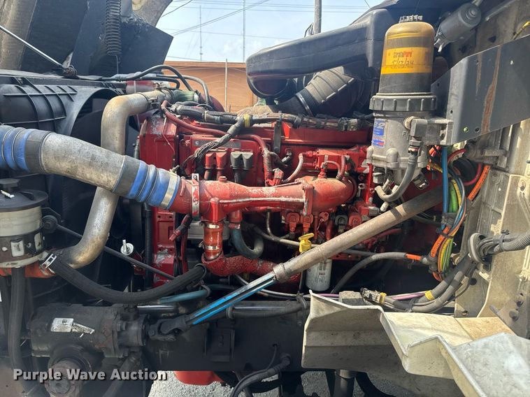 image for item DW1987 2007 International 9400I semi truck