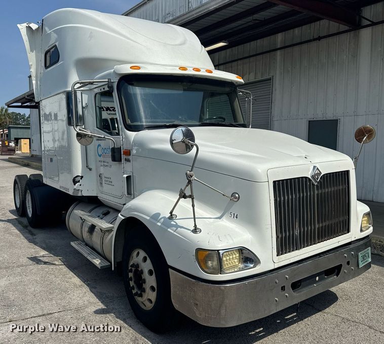 image for item DW1988 2007 International 9400I semi truck